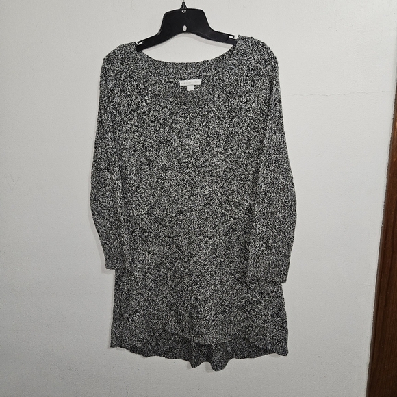 New York & Company Pullover Tunic Sweater. 3/4 Sleeves. Metallic Black. Size XL. - Picture 1 of 6